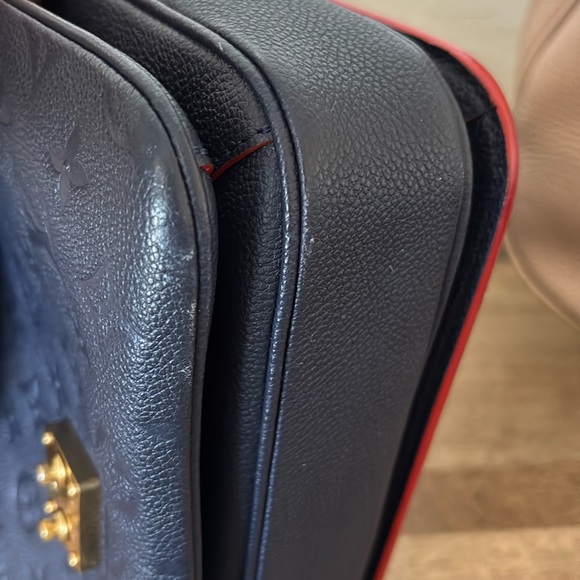 Pochette Métis in Empreinte Navy Blue Leather with Red- Louis Vuitton - Picture 5 of 11